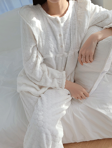 [여성]엠보싱 극세사 수면잠옷